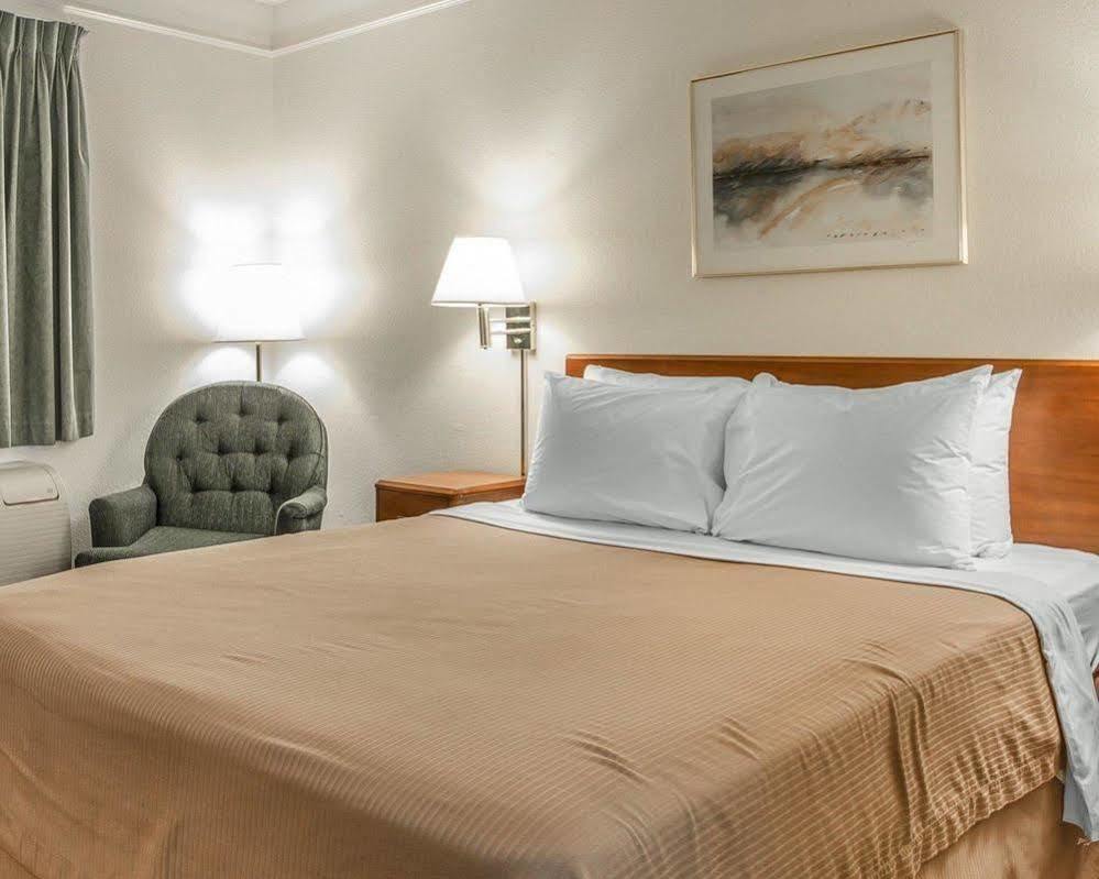 Quality Inn Стоктон Экстерьер фото